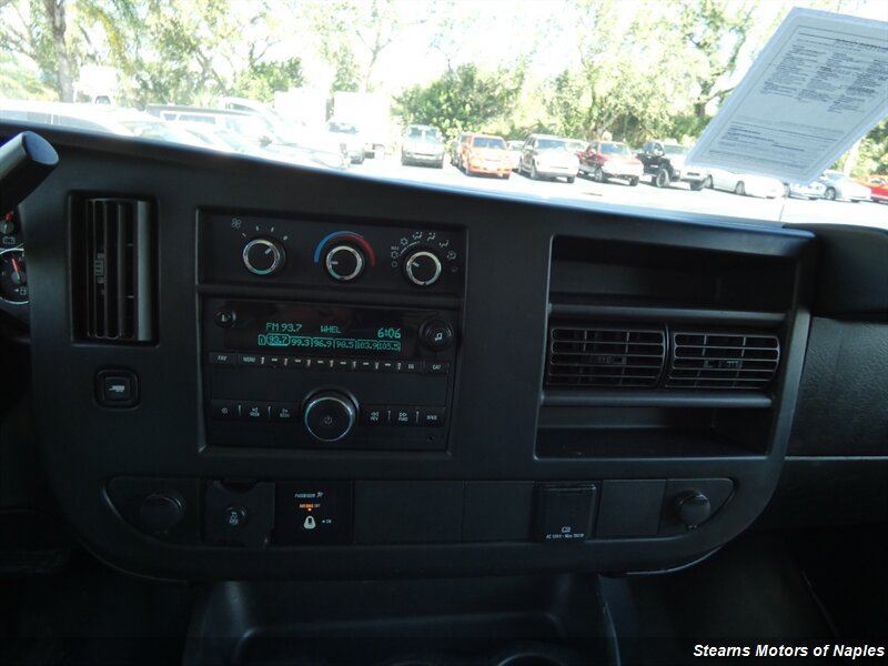 Used 2017 Chevrolet Express 3500 RWD image 16