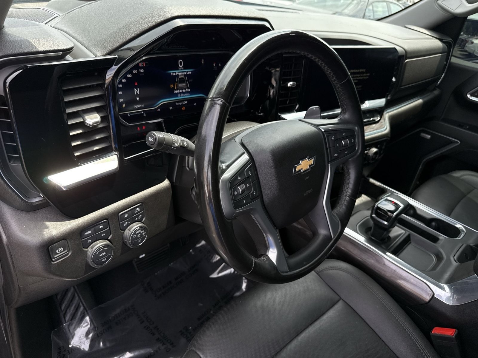 Used 2024 Chevrolet Silverado 1500 LTZ w/ Z71 Off-Road Package AWD/4WD image 16