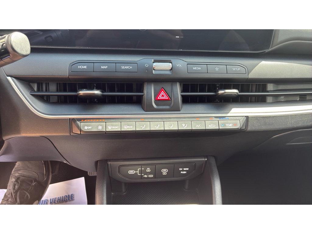 Used 2025 Kia K4 FWD image 40