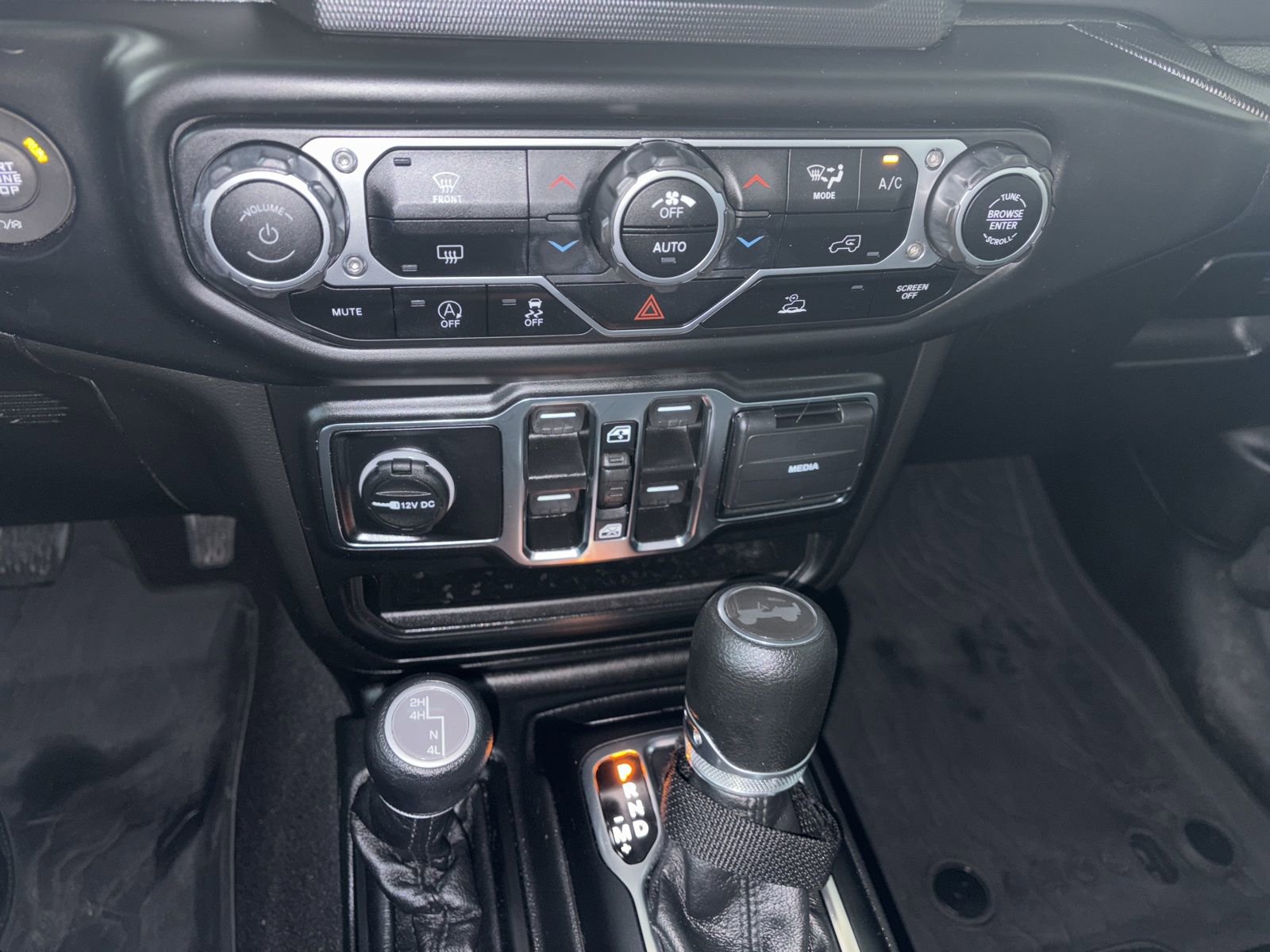 Used 2023 Jeep Wrangler Unlimited Sport image 18