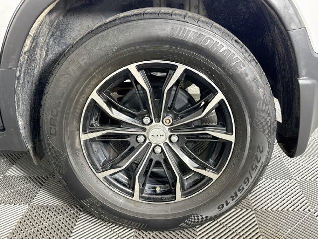 Used 2019 Chevrolet Trax LS w/ LPO, Protection Package FWD image 32