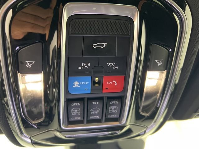 Used 2022 Jeep Grand Cherokee Overland w/ Adv Protech Group III image 21