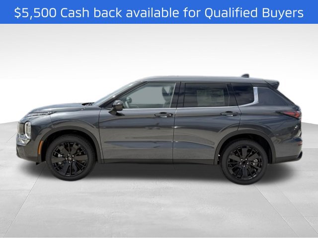 New 2026 Mitsubishi Outlander LE FWD image 2