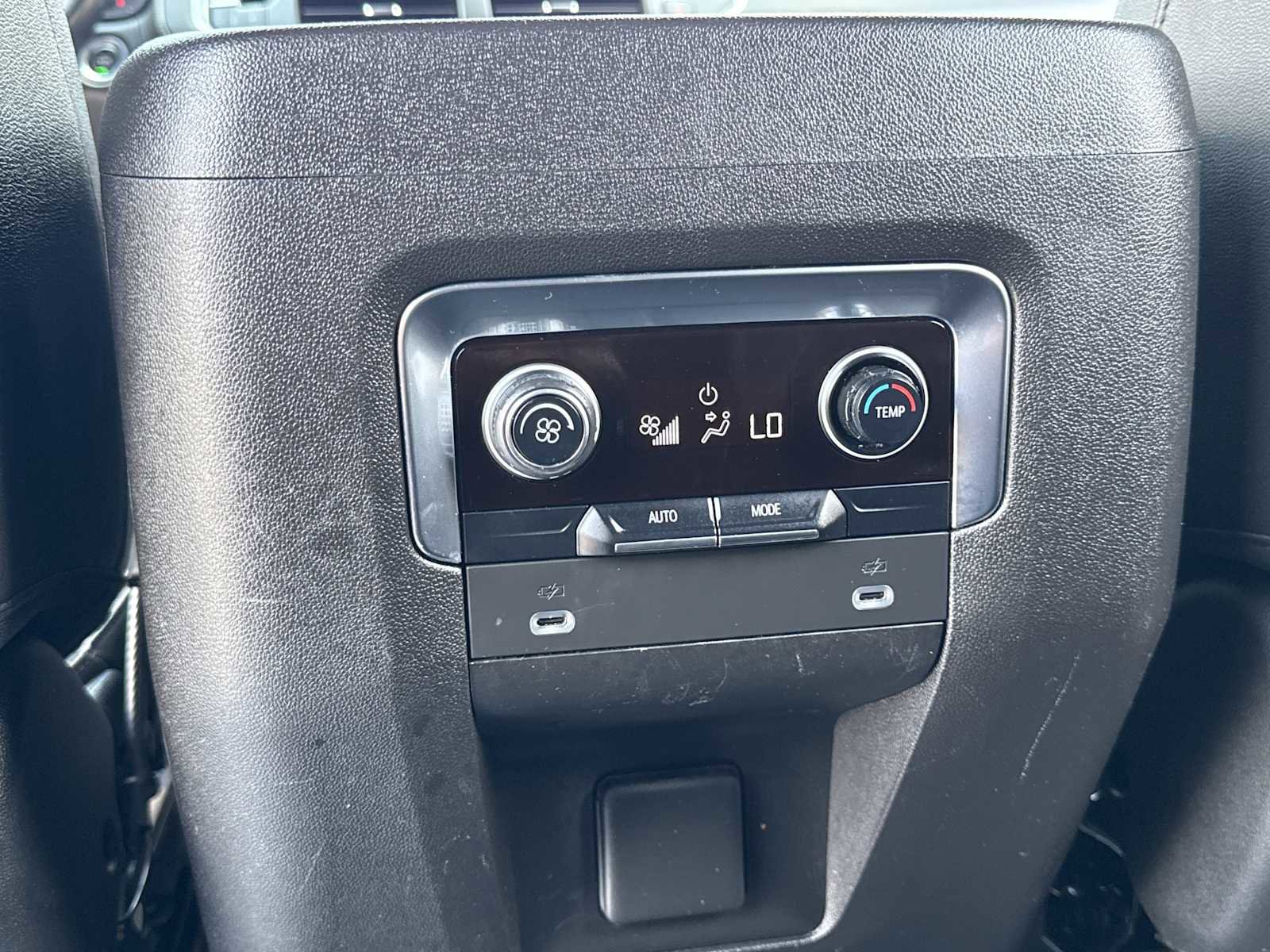 Used 2021 Chevrolet Suburban LT AWD/4WD image 19