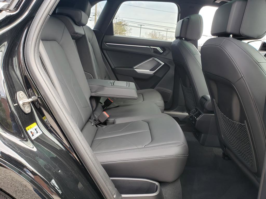 Used 2025 Audi Q3 2.0T Premium Plus w/ Premium Plus Package AWD/4WD image 19