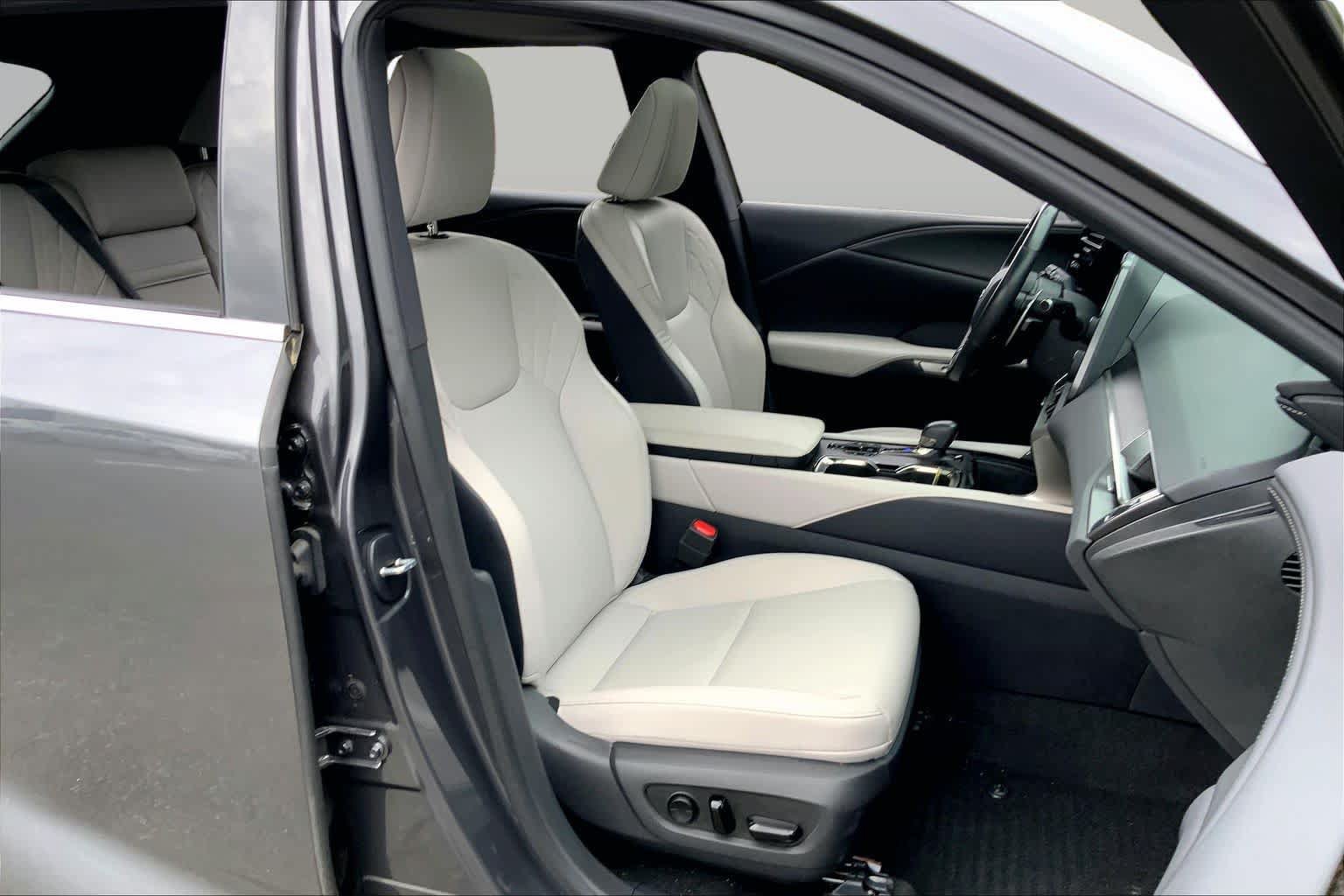 Used 2024 Lexus RX 350 Premium w/ Cold Area Package AWD/4WD image 9