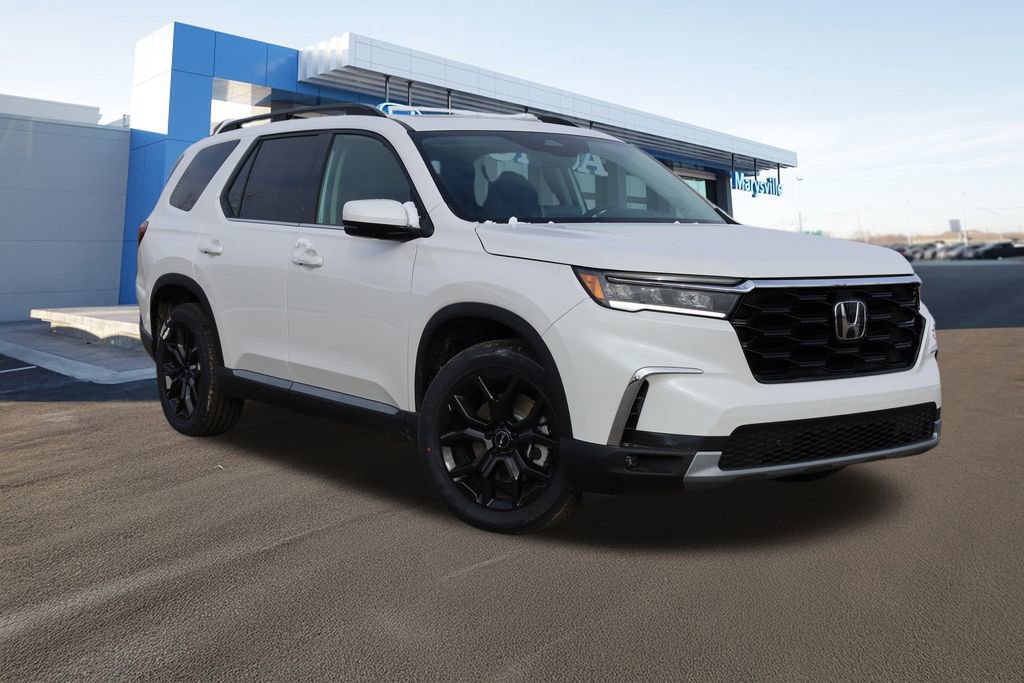 New 2025 Honda Pilot Touring image 1