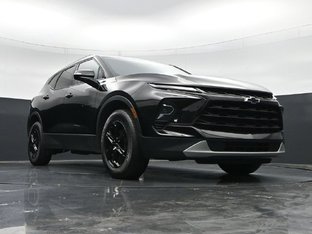 Used 2023 Chevrolet Blazer LT w/ Midnight/Sport Edition AWD/4WD image 40