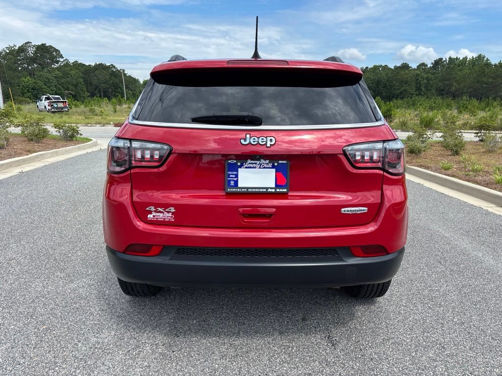 Used 2024 Jeep Compass Latitude AWD/4WD image 18
