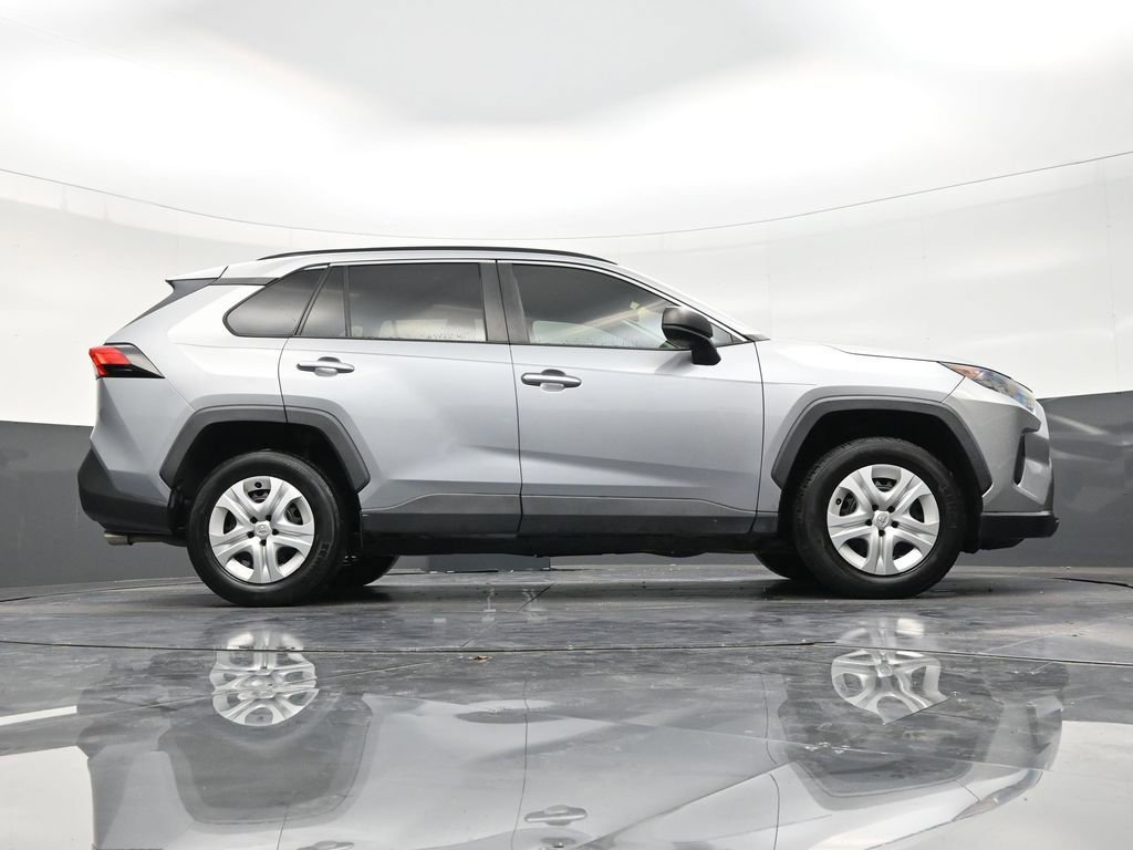 Used 2020 Toyota RAV4 LE FWD image 25