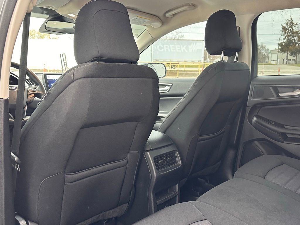 Used 2022 Ford Edge SE w/ Black Appearance Package image 13
