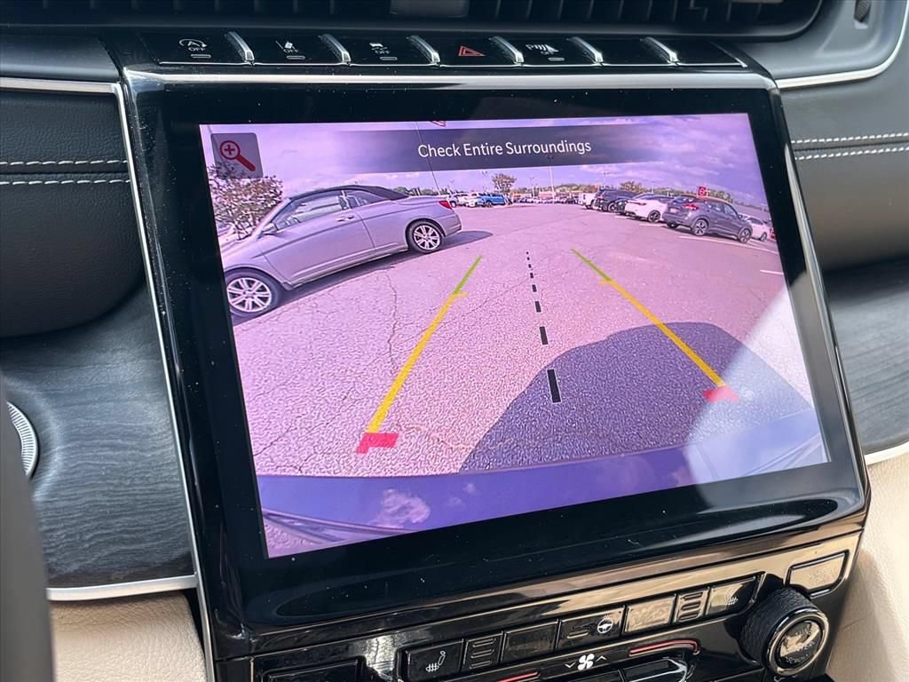 Used 2025 Jeep Grand Cherokee L Limited AWD/4WD image 5