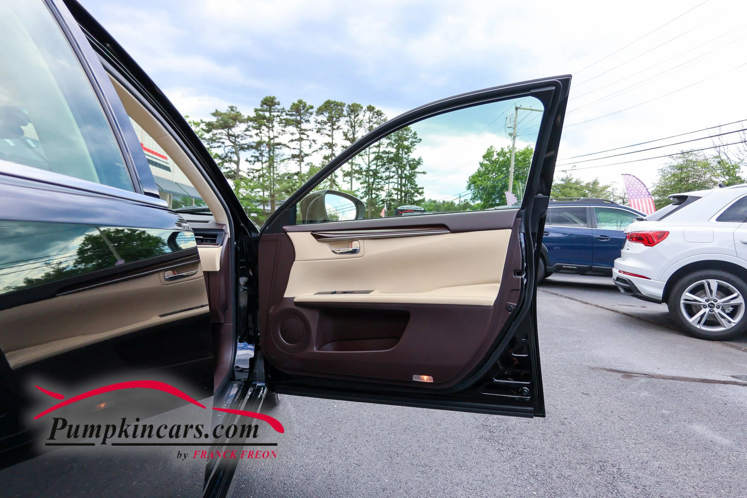 Used 2016 Lexus ES 350 w/ Luxury Package w/Wood Trim FWD image 18