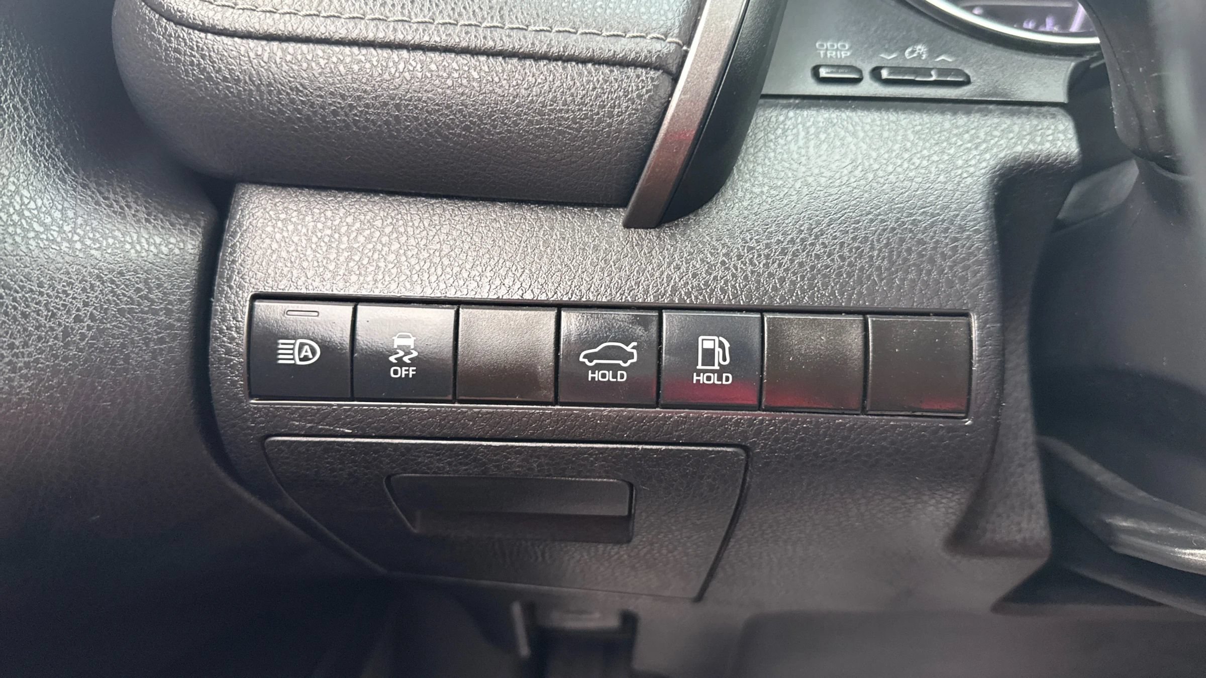 Used 2020 Toyota Camry SE FWD image 18