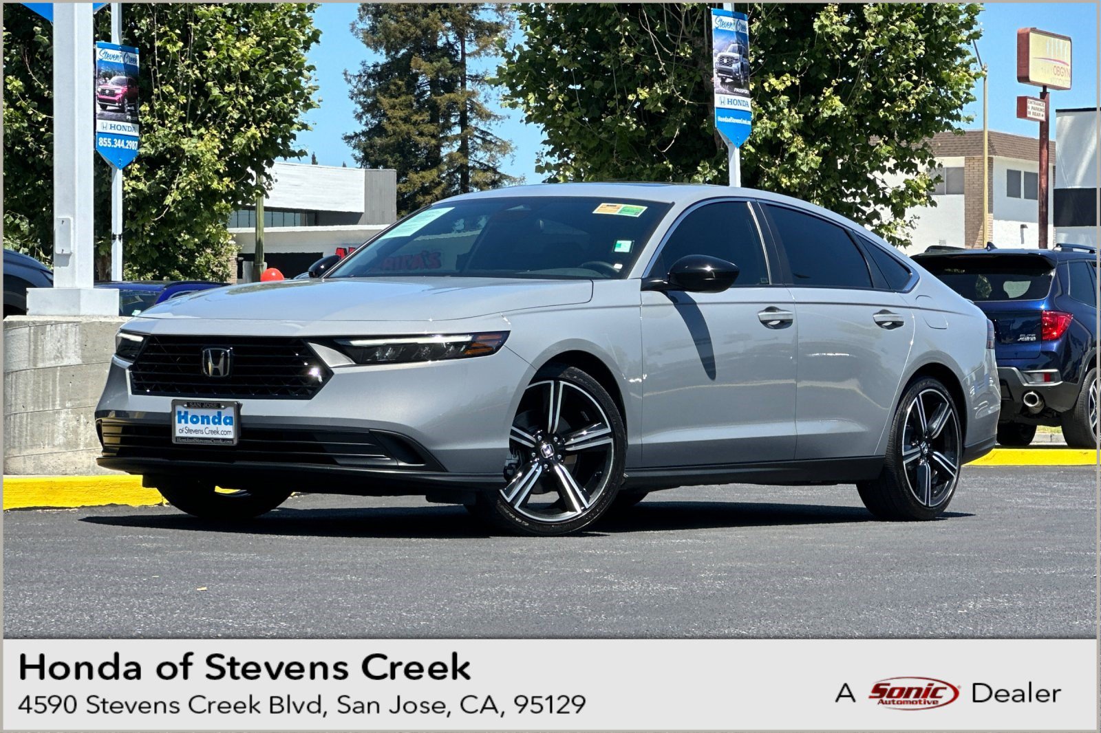 Used 2025 Honda Accord Sport image 1
