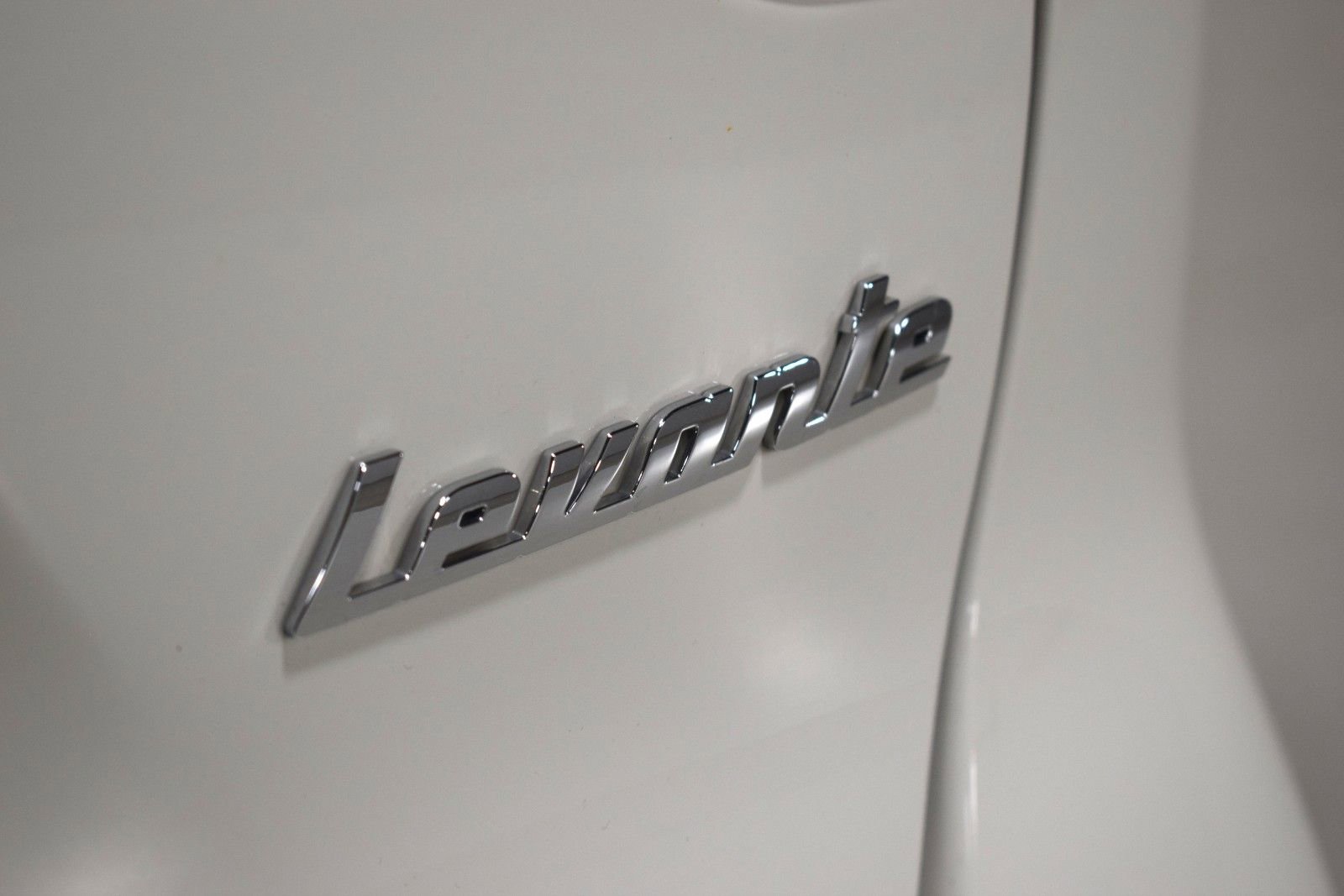 Used 2023 Maserati Levante GT AWD/4WD image 11