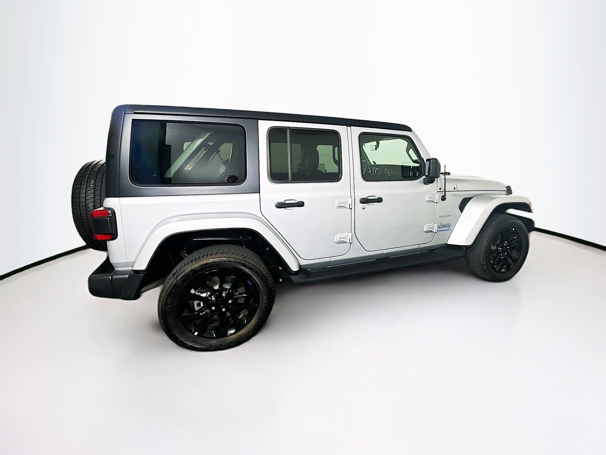 Used 2023 Jeep Wrangler Unlimited Sahara AWD/4WD image 10