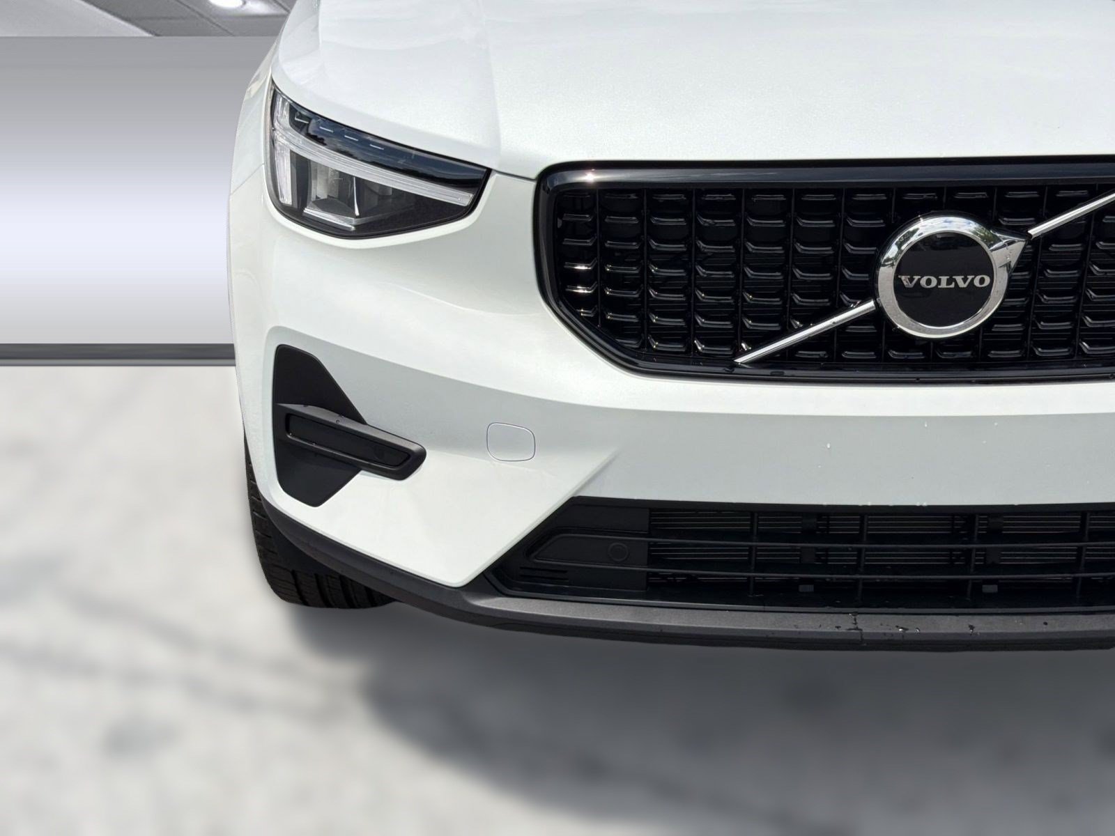New 2026 Volvo XC40 B4 Core w/ Protection Package FWD image 28