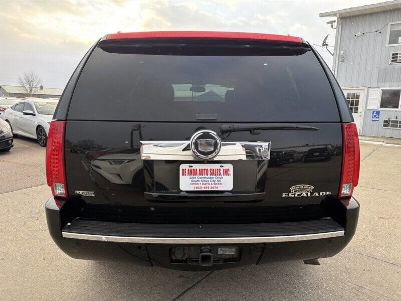 Used 2011 Cadillac Escalade AWD w/ Touring Package image 5