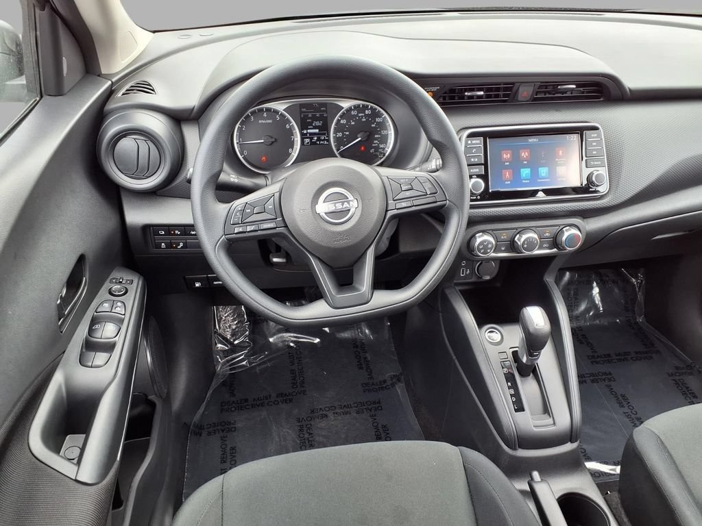 Used 2025 Nissan Kicks Play S FWD image 4