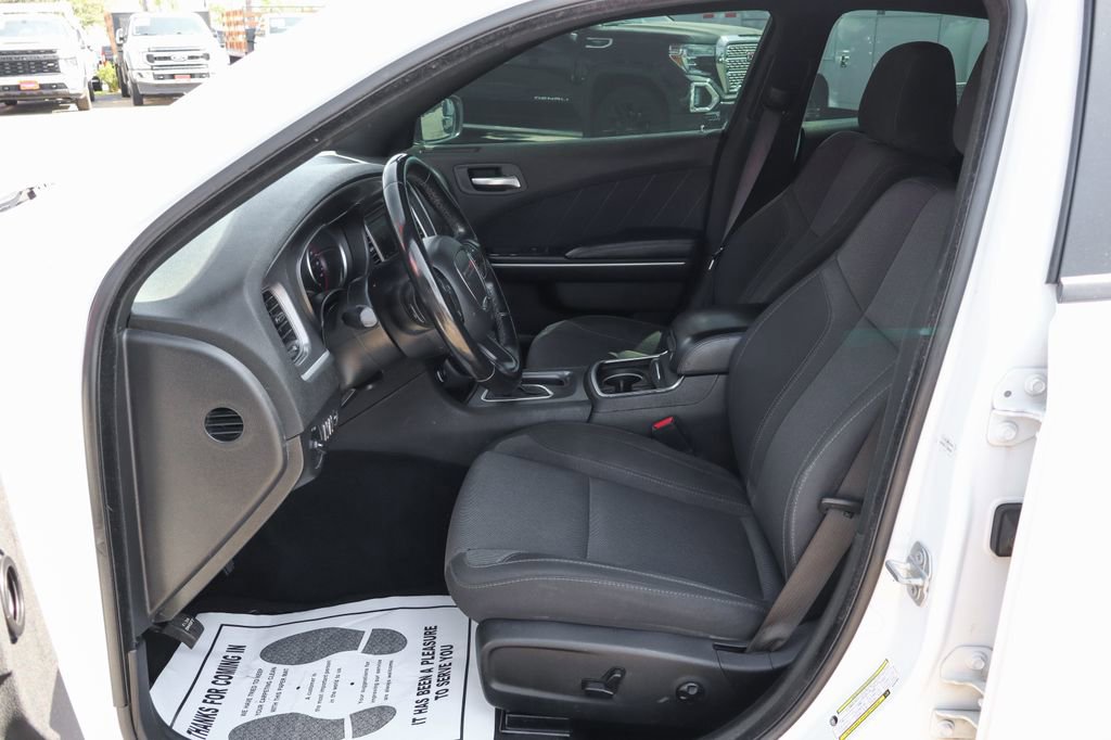 Used 2019 Dodge Charger SXT image 16