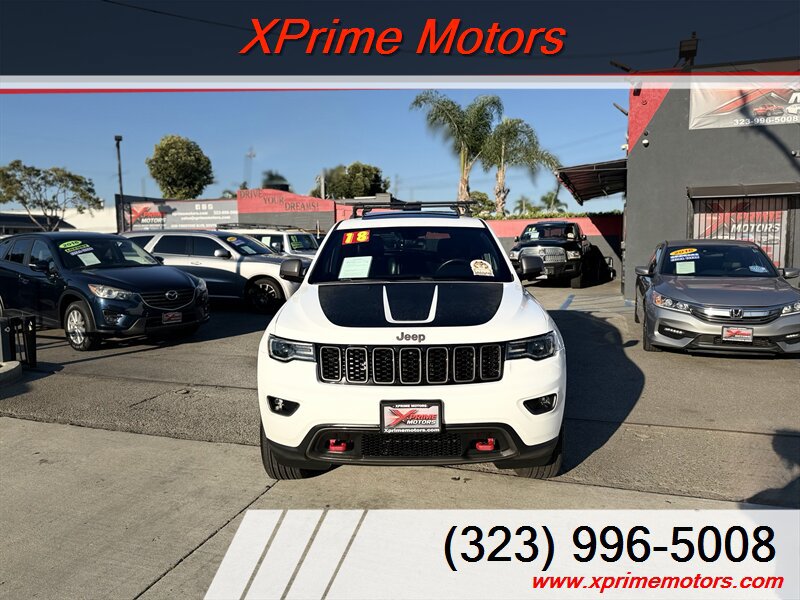 Used 2018 Jeep Grand Cherokee Trailhawk w/ Trailhawk Luxury Group AWD/4WD image 2