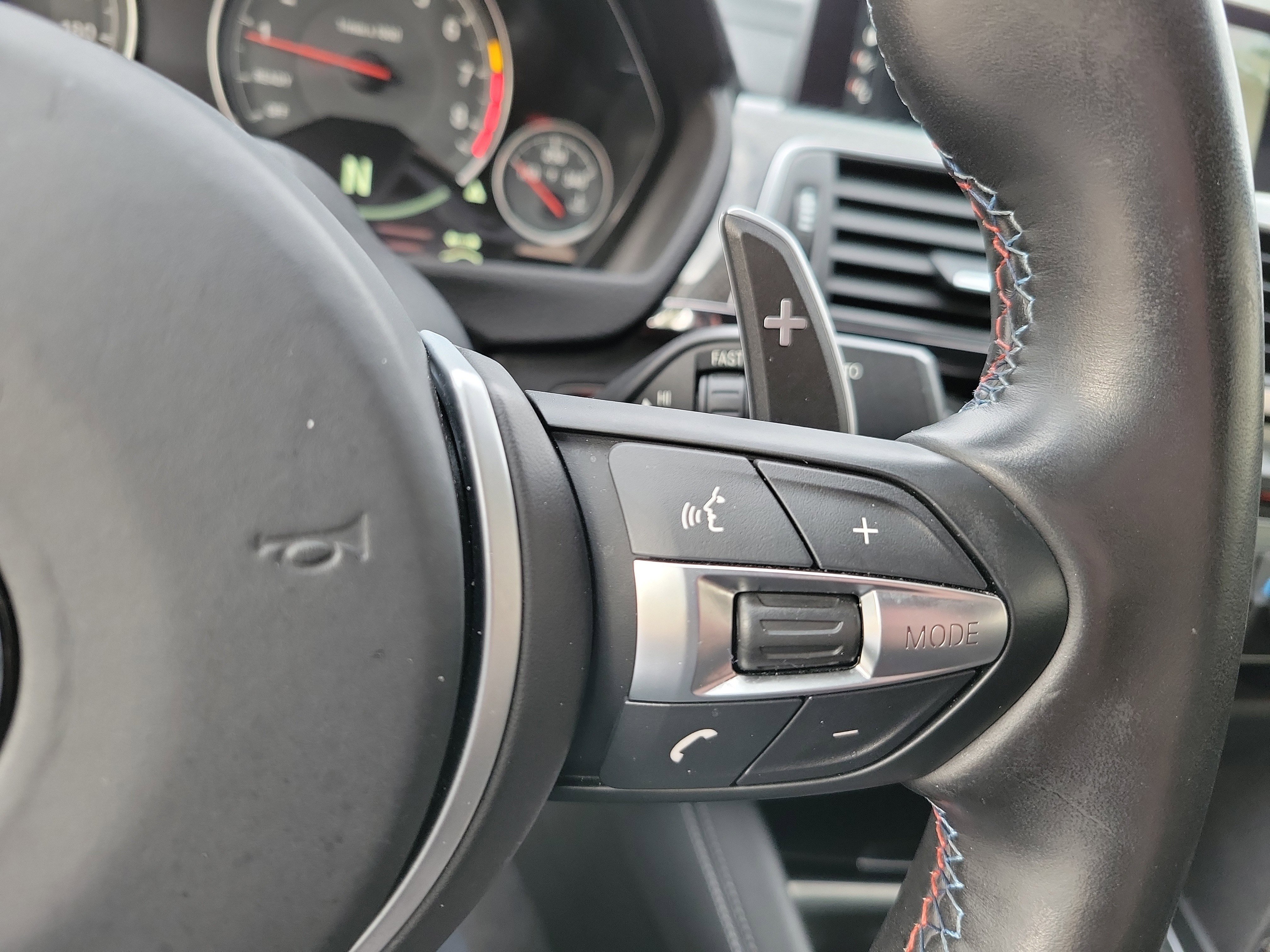 Used 2020 BMW M4 Convertible image 16