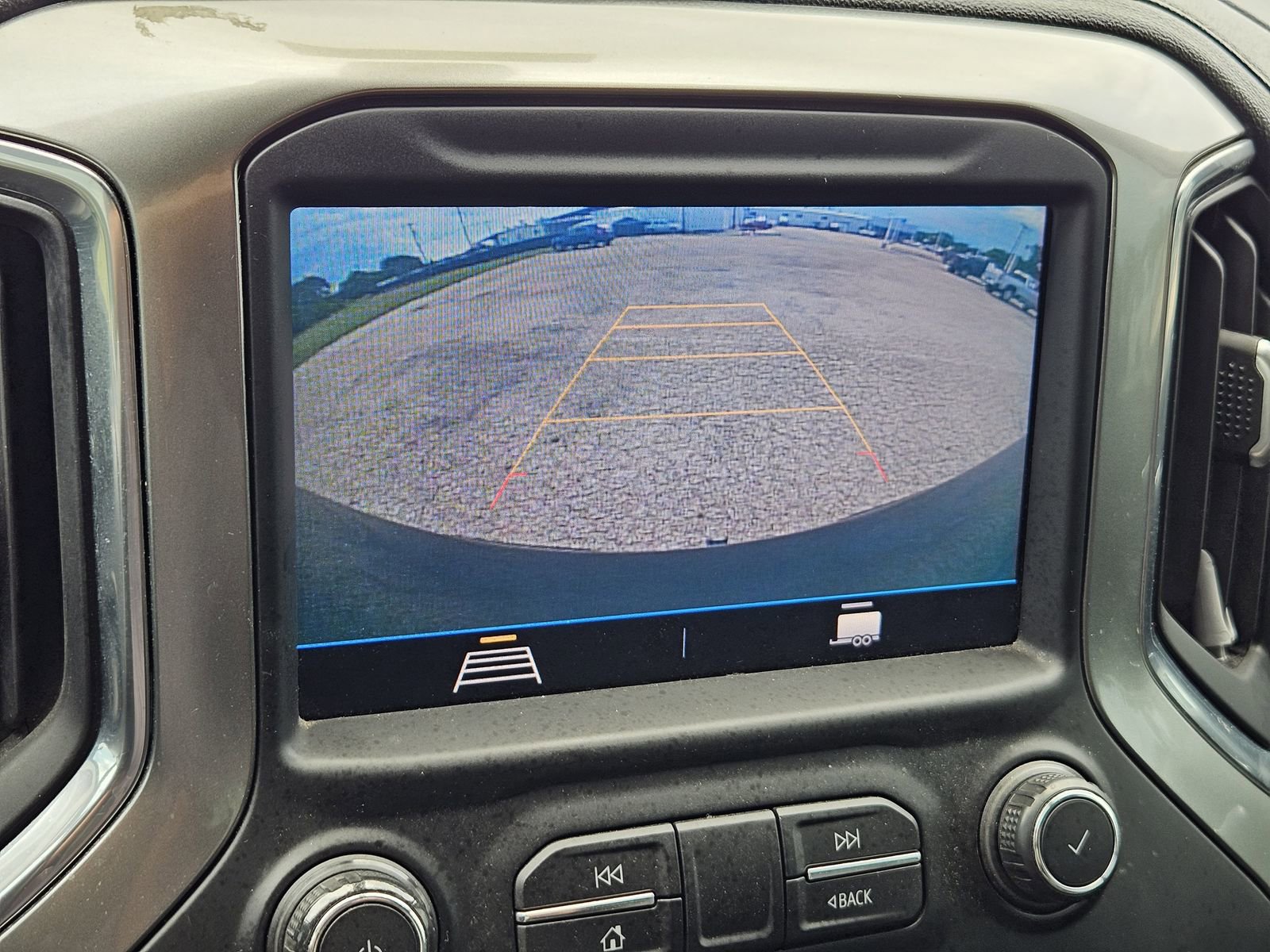 Used 2021 Chevrolet Silverado 1500 LT AWD/4WD image 19