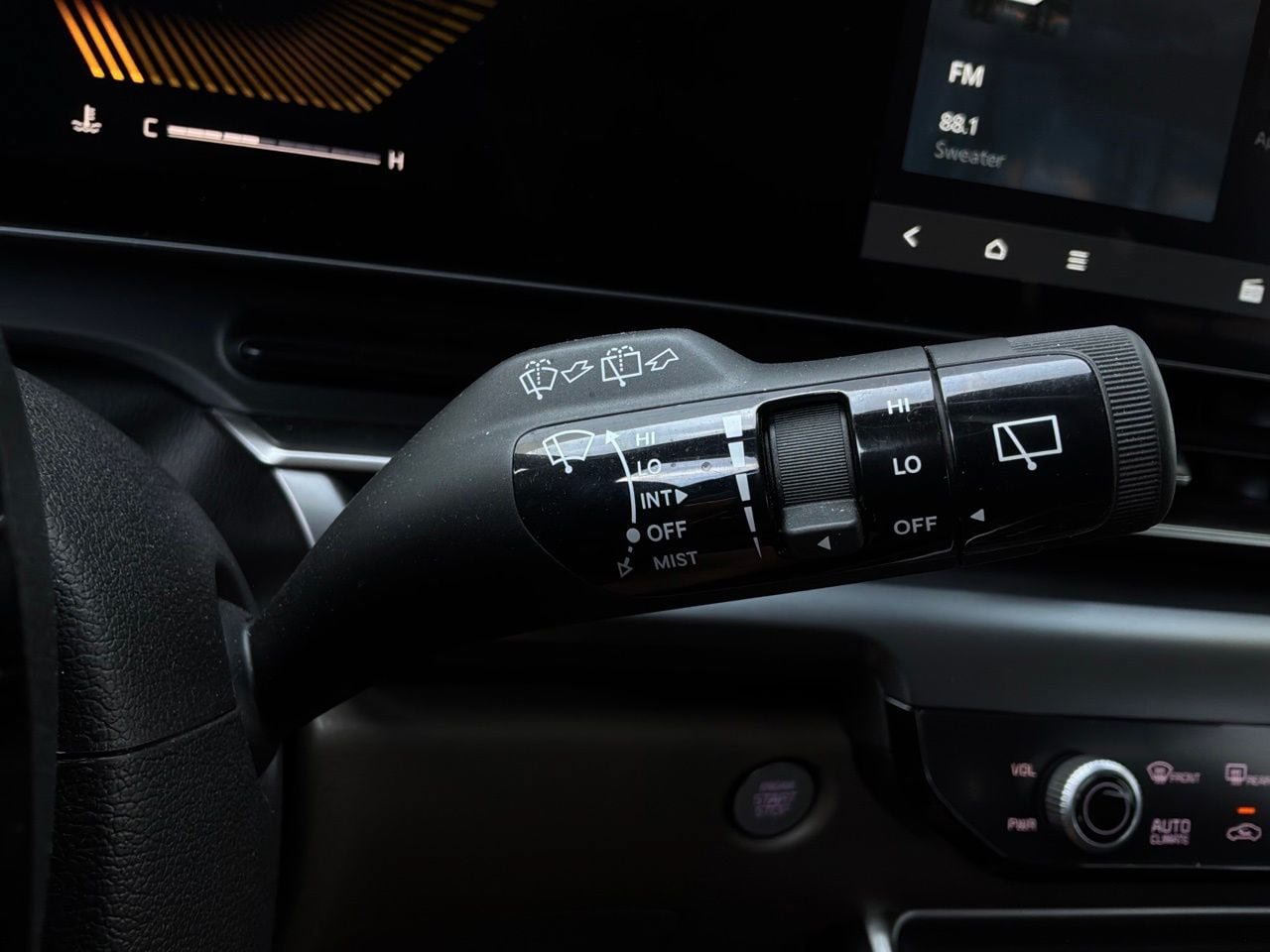 Used 2026 Kia Carnival FWD image 41