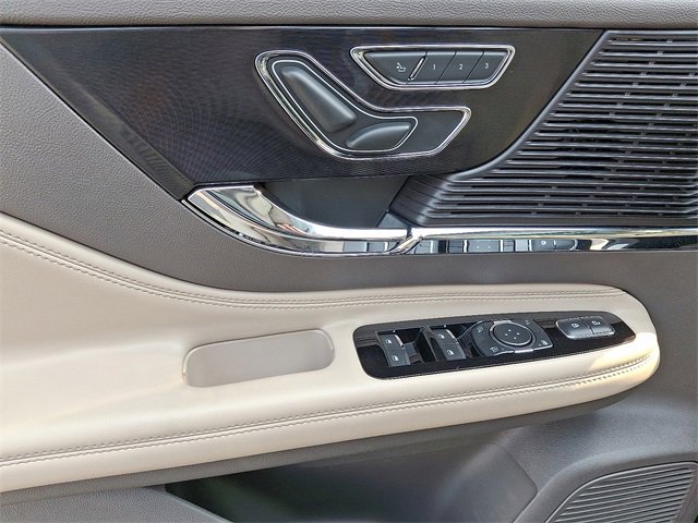 Certified 2022 Lincoln Corsair Reserve w/ Equipment Group 201A image 12