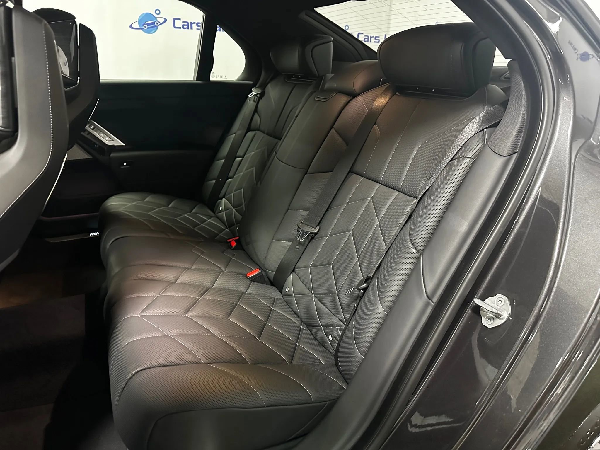 Used 2024 BMW i7 xDrive60 w/ Executive Package AWD/4WD image 17