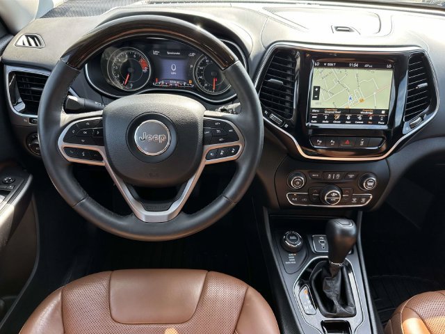 Used 2019 Jeep Cherokee Overland w/ Technology Group AWD/4WD image 18