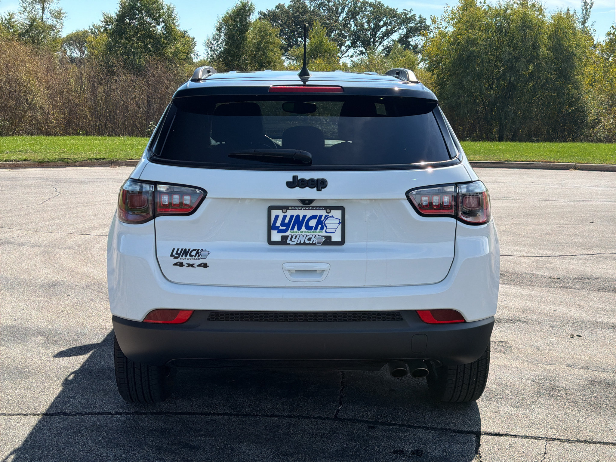 Used 2022 Jeep Compass Latitude w/ Convenience Group AWD/4WD image 3