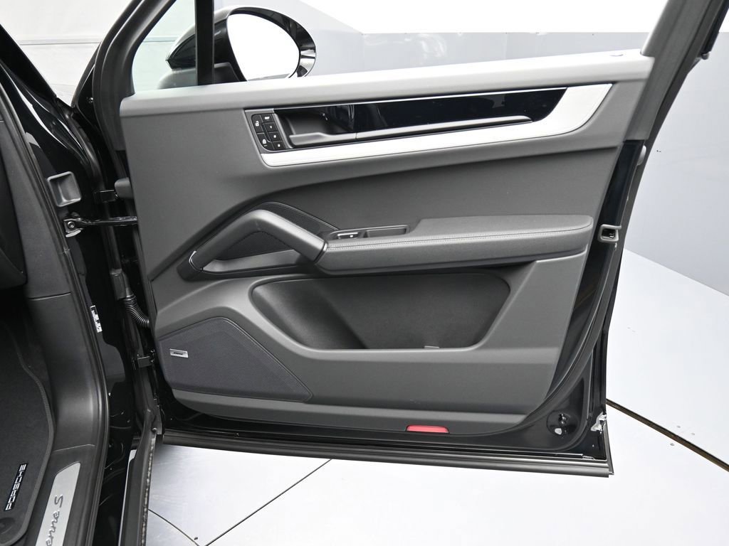 New 2026 Porsche Cayenne S image 29