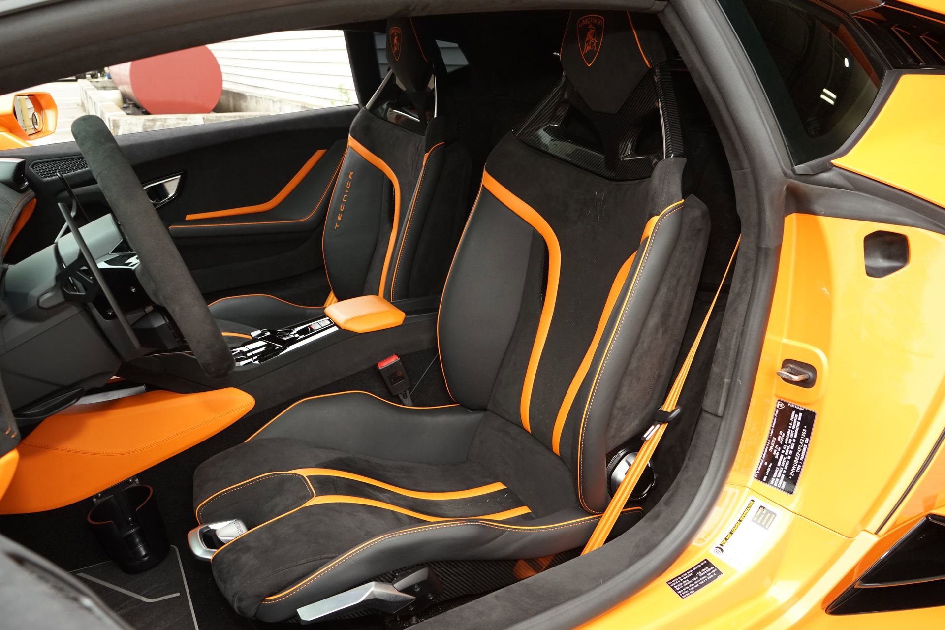Used 2023 Lamborghini Huracan Tecnica image 9