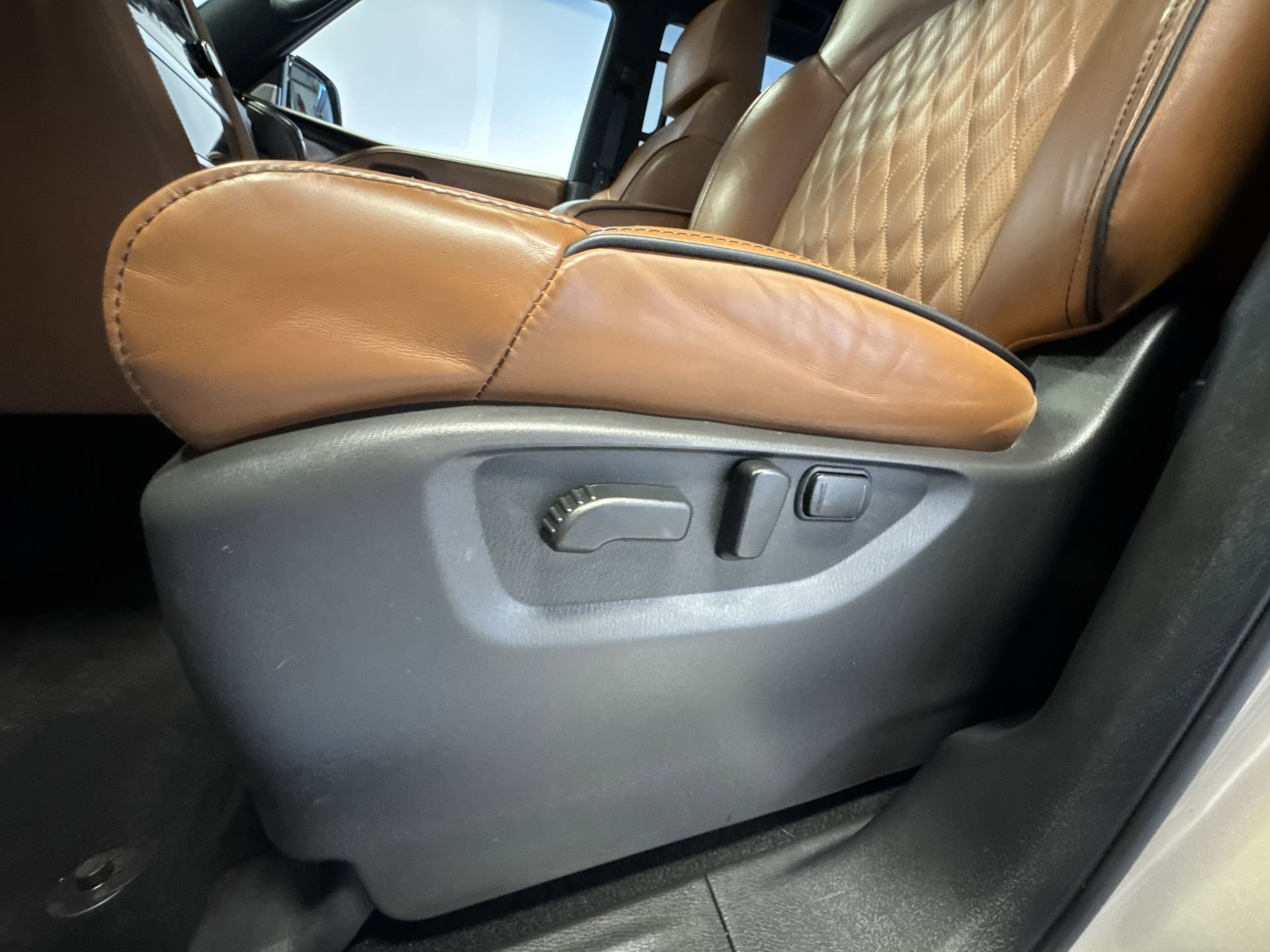 Certified 2023 INFINITI QX80 Sensory w/ Cargo Package AWD/4WD image 12