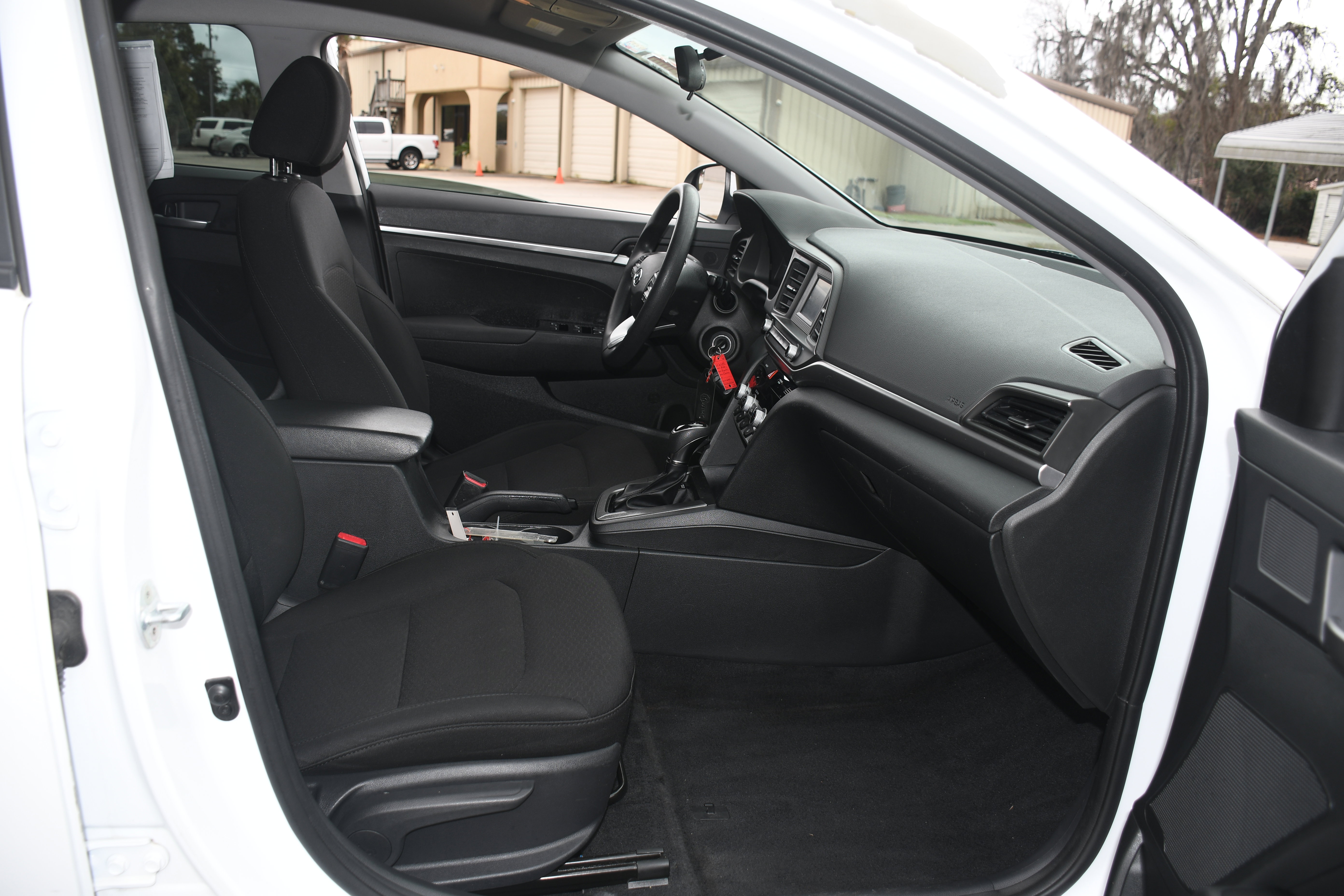 Used 2020 Hyundai Elantra SE w/ Cargo Package (C1) image 19