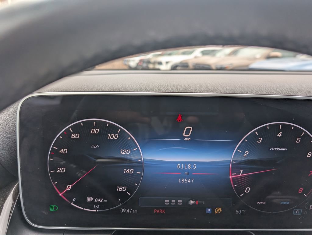 Used 2025 Mercedes-Benz GLC 300 4MATIC image 23