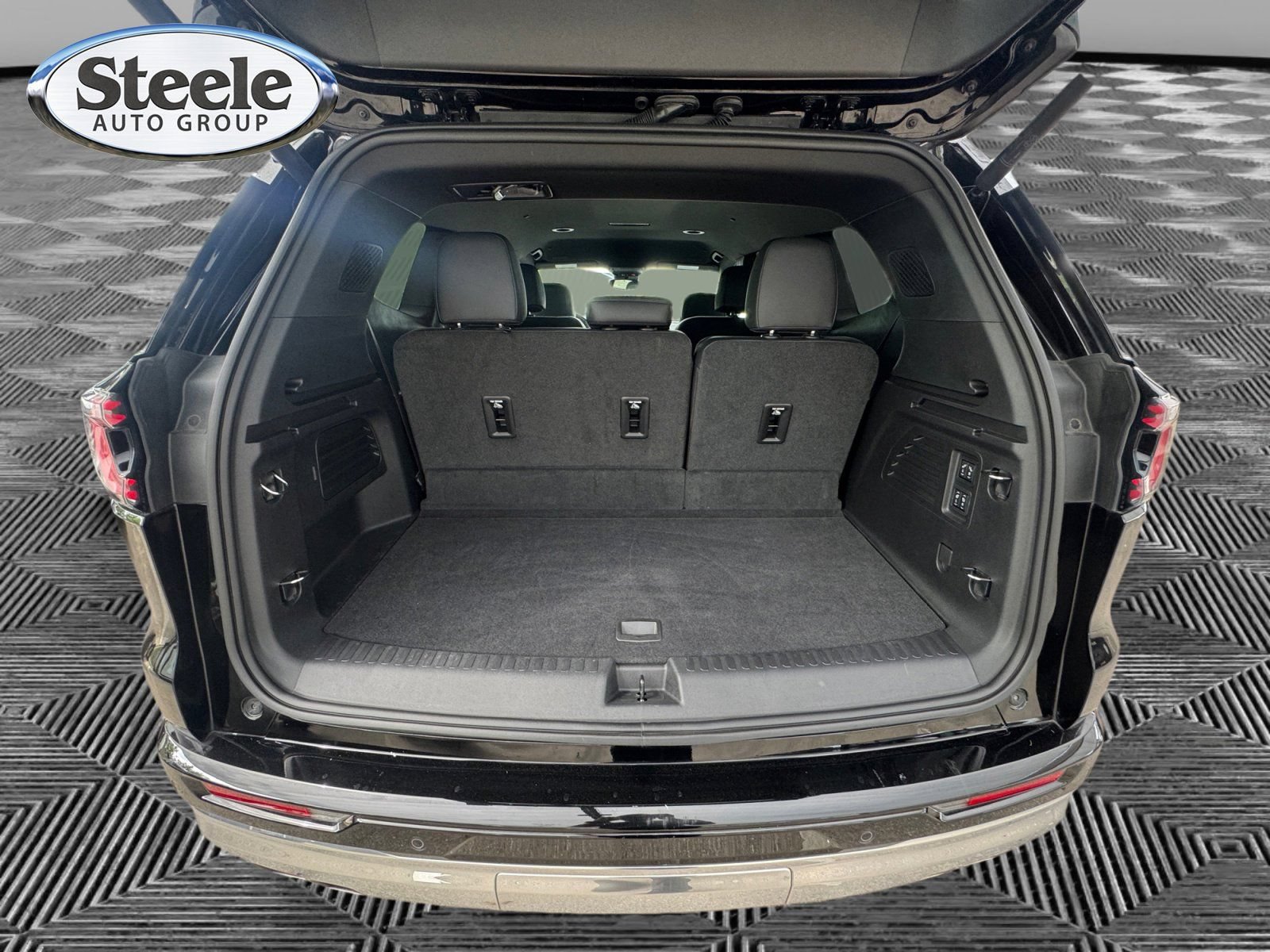 Certified 2025 GMC Acadia Denali w/ LPO, Floor Liner Package AWD/4WD image 18