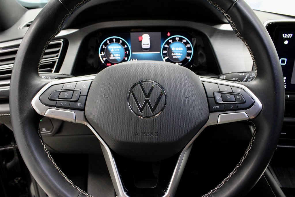 Used 2025 Volkswagen Atlas Cross Sport SE image 28