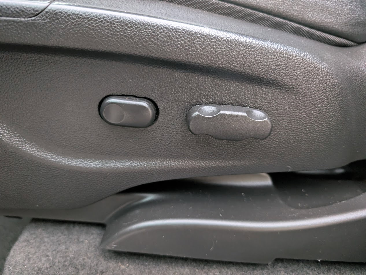 Used 2016 Buick Encore Sport Touring image 33