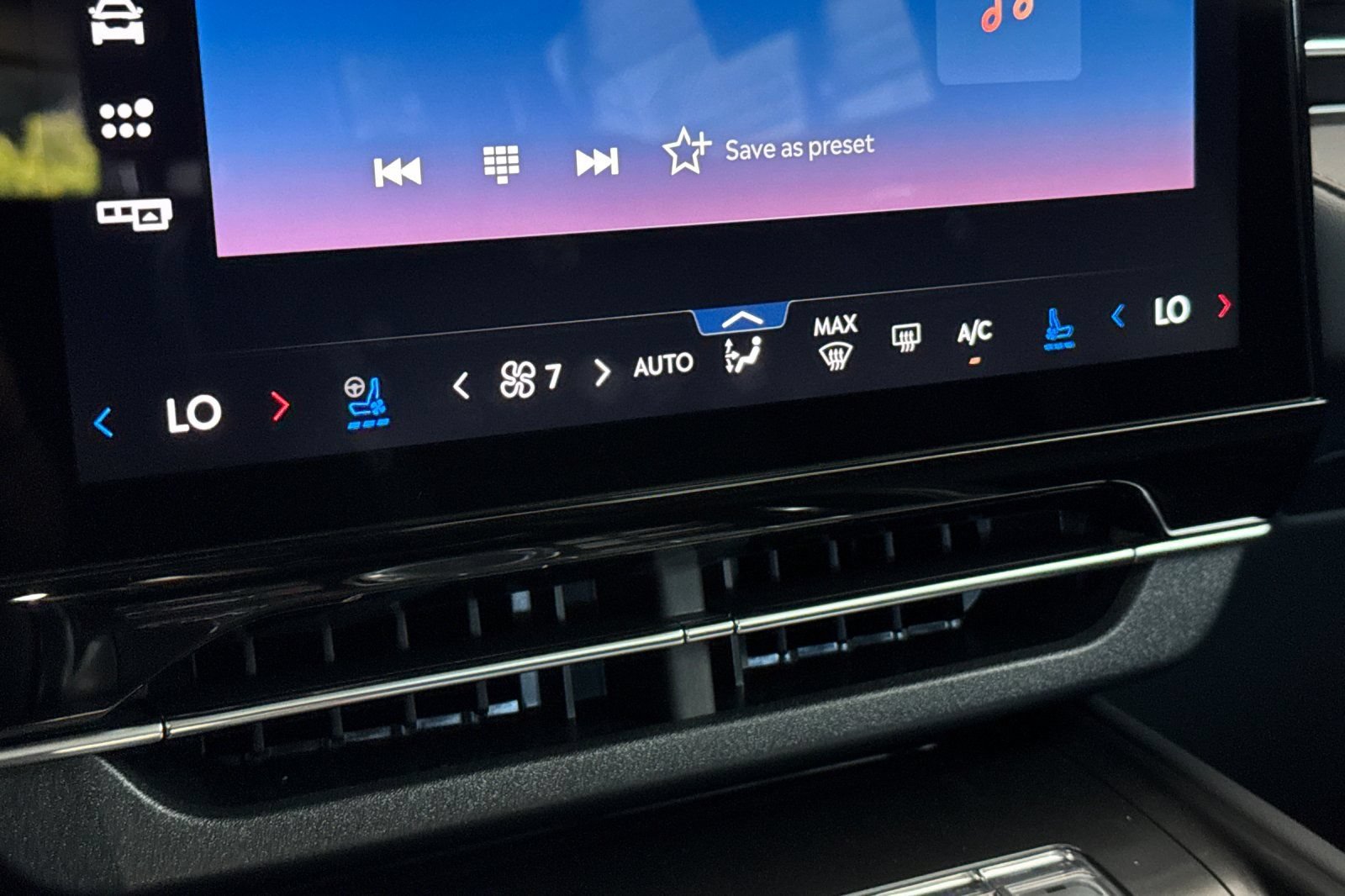 New 2026 Lincoln Nautilus Premier w/ Equipment Group 102A AWD/4WD image 17