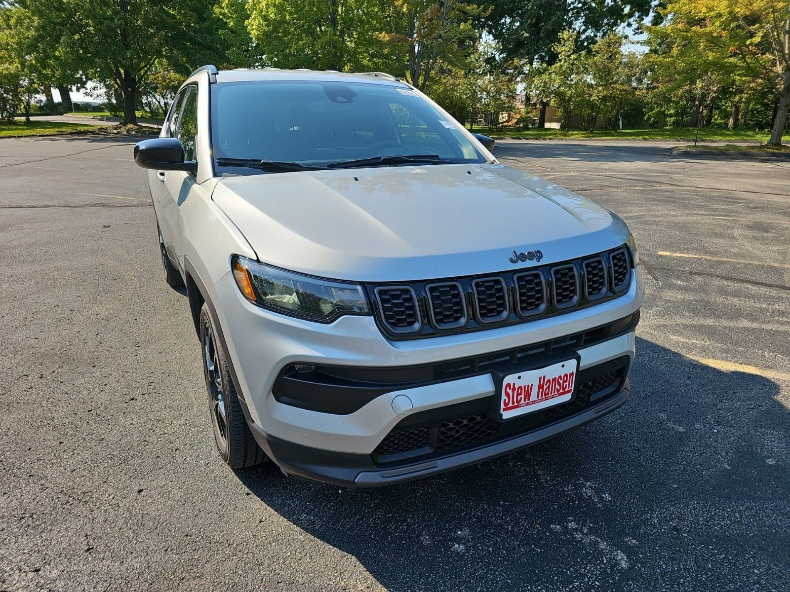 Used 2026 Jeep Compass Latitude w/ Quick Order Package 29K AWD/4WD image 8