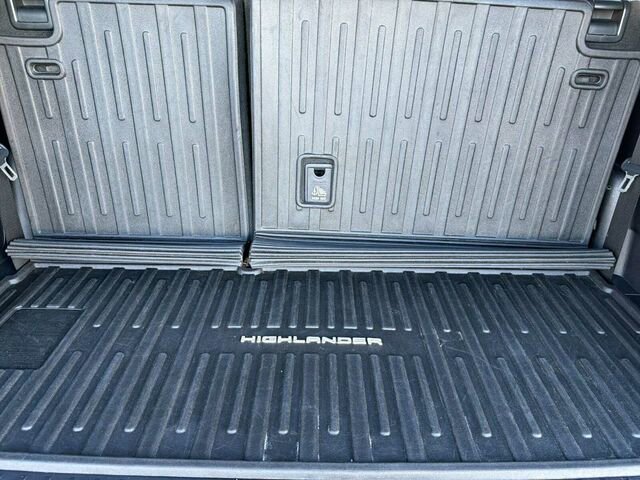 Used 2021 Toyota Highlander XSE image 20