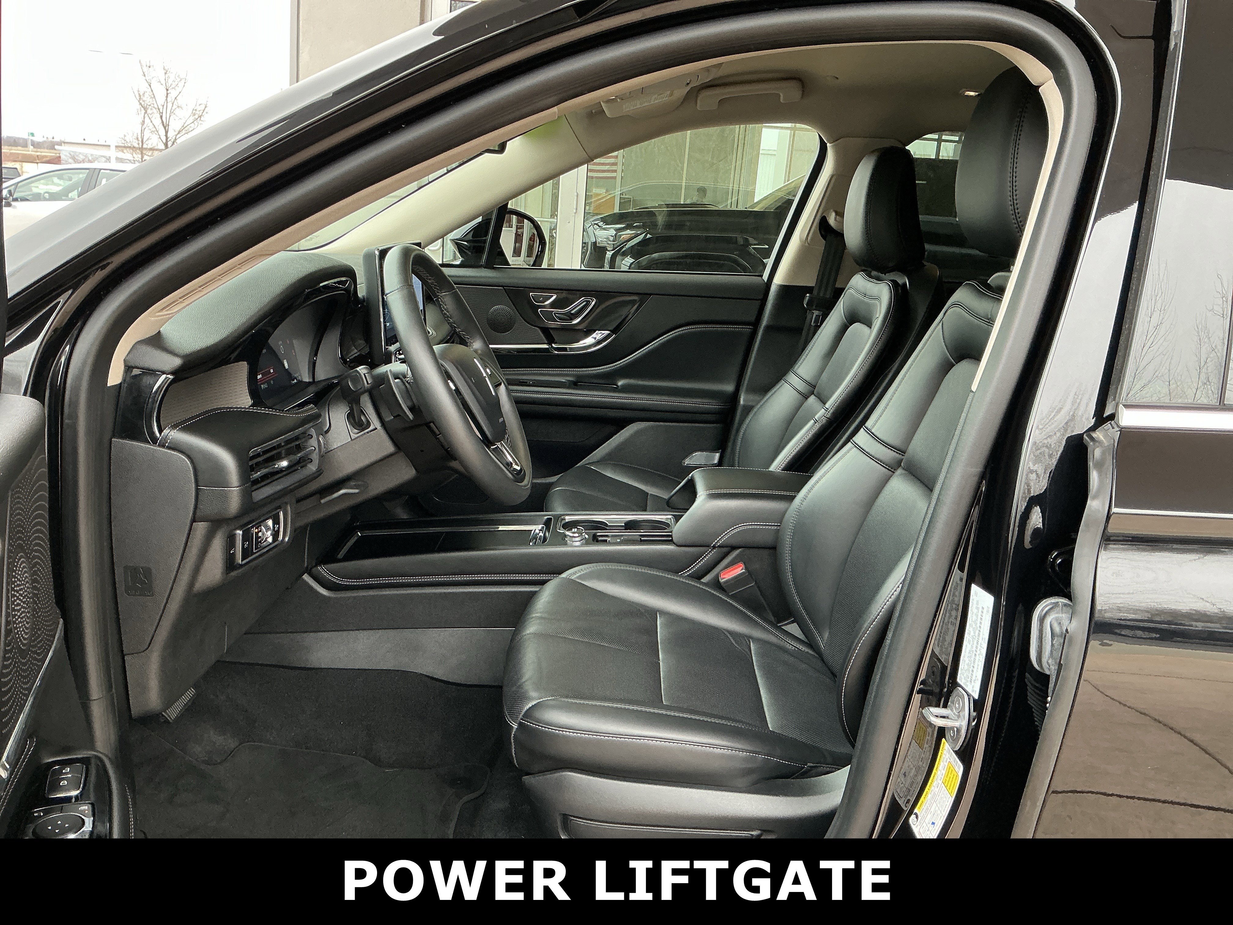 Used 2024 Lincoln Corsair Reserve image 7