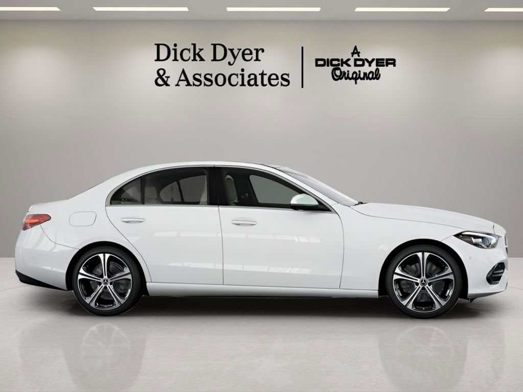 Used 2025 Mercedes-Benz C 300 Sedan image 4