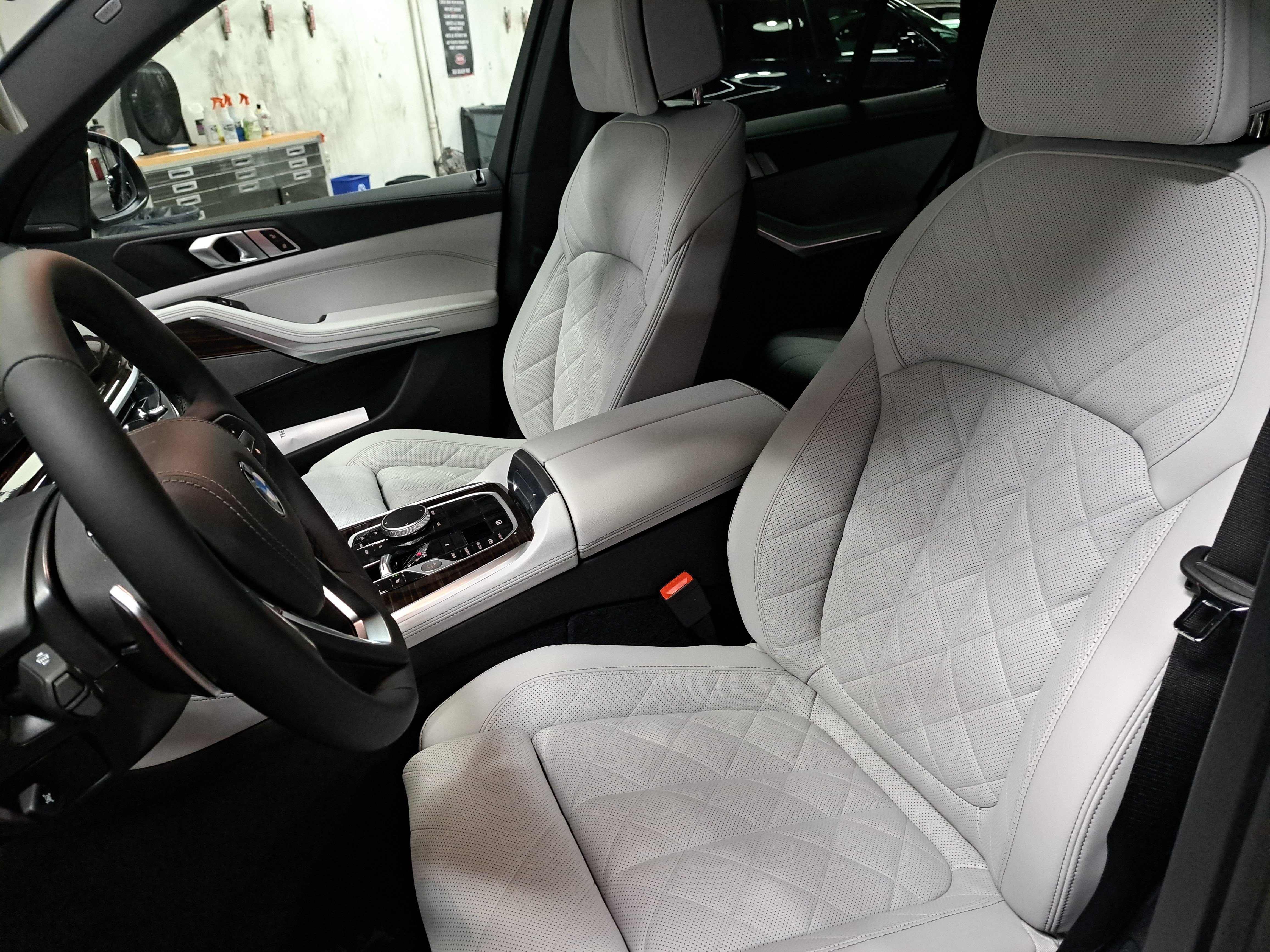 New 2026 BMW X5 xDrive40i w/ Climate Comfort Package AWD/4WD image 15