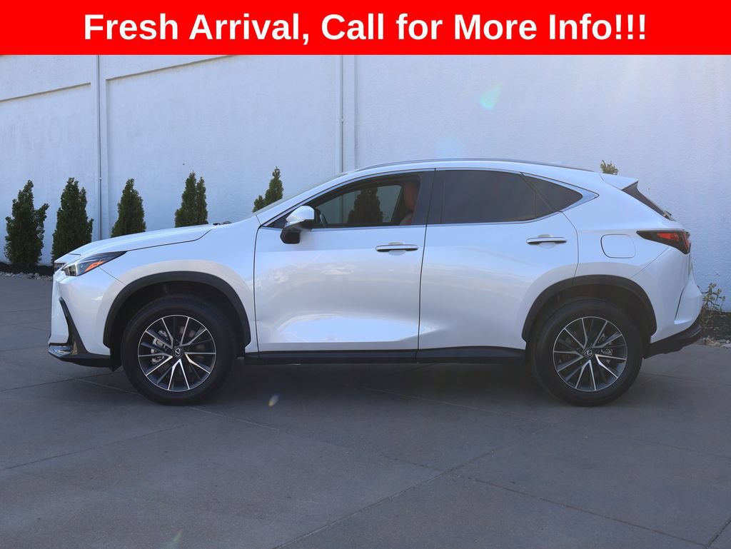 Used 2025 Lexus NX 250 FWD w/ Premium Package image 3