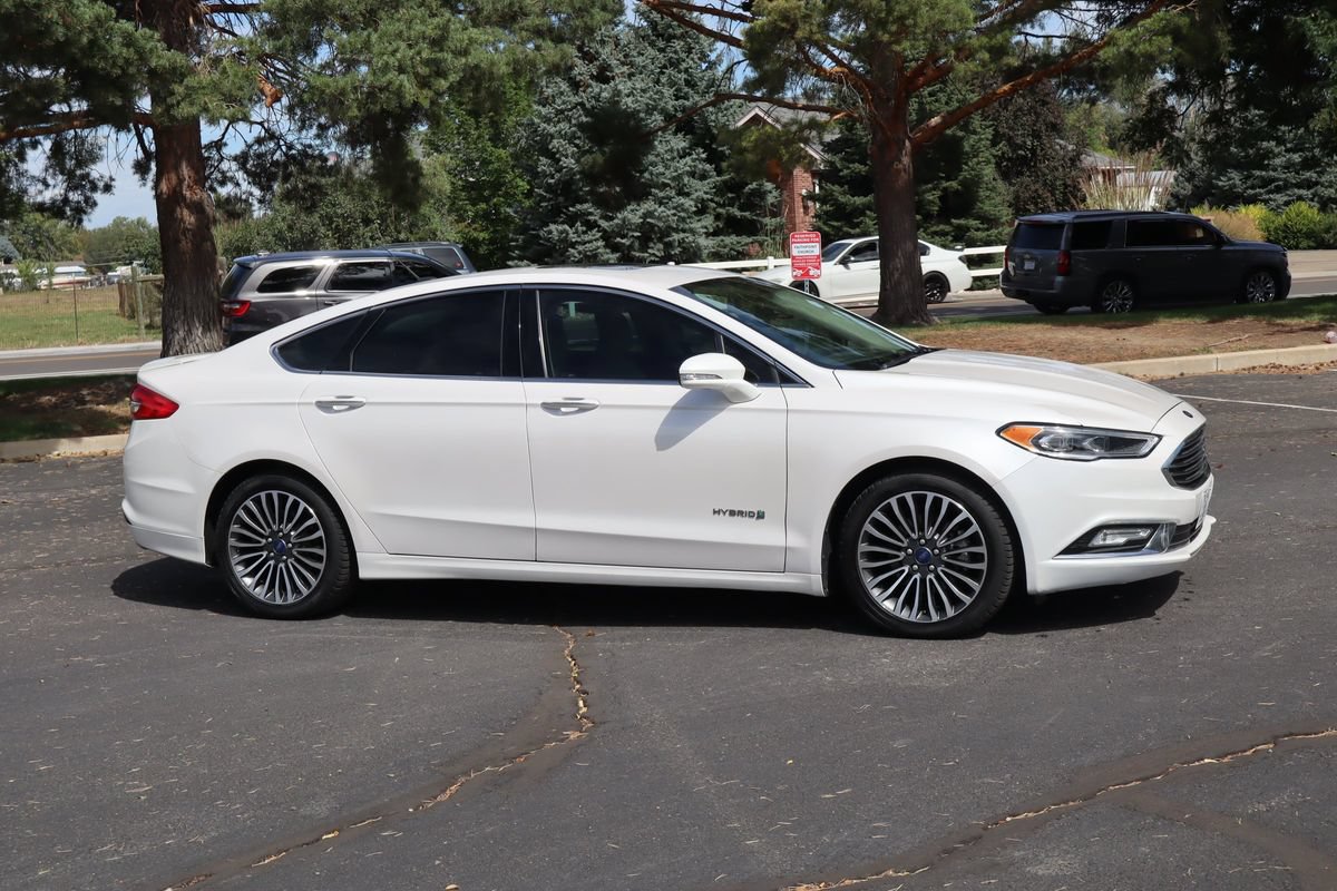 Used 2017 Ford Fusion Titanium FWD image 2