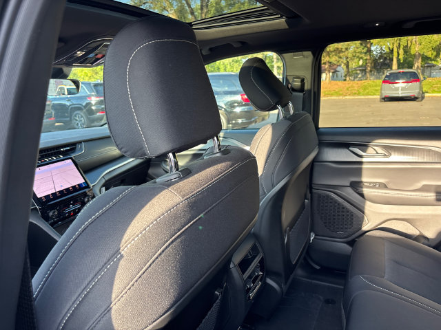 New 2027 Jeep Grand Cherokee Laredo X AWD/4WD image 9